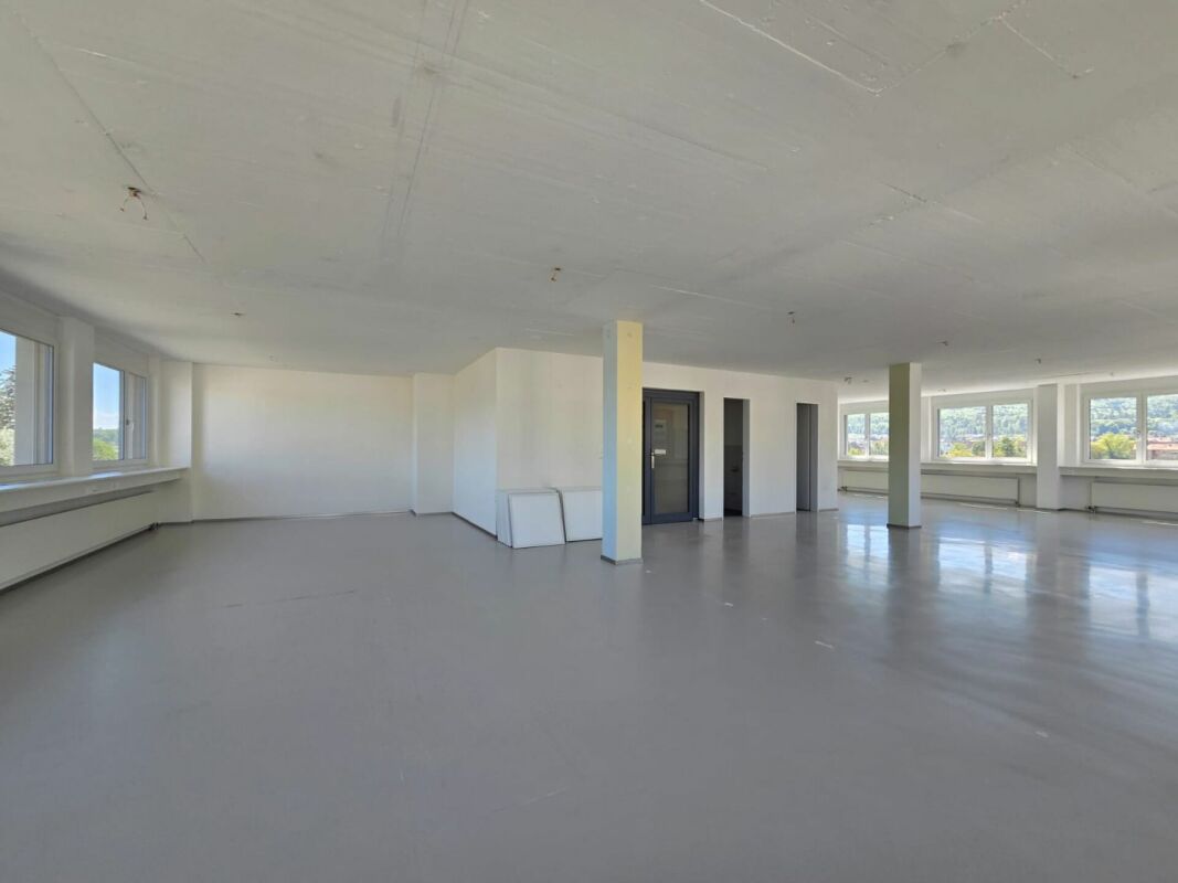 Espace de bureau et commercial attractif dans un excellent emplacement de trafic
