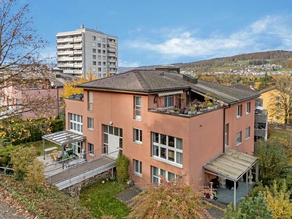 Nähe Stadtzentrum - grosszügige familienfreundliche 1.5-Zimmer-Maisonette-Wohnung 1