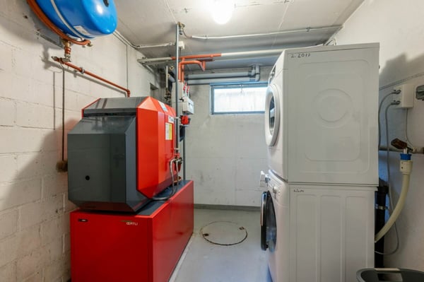 Gepflegtes 1-Zimmer-Doppeleinfamilienhaus mit Wintergarten und ausgebautem Estrich 22