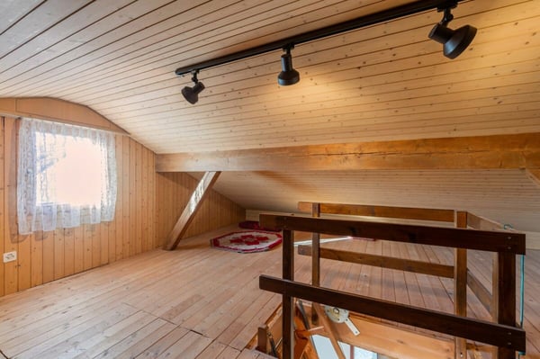 Gepflegtes 1-Zimmer-Doppeleinfamilienhaus mit Wintergarten und ausgebautem Estrich 17