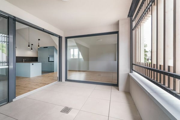 Raffinierte 1.5-Zimmer-Neubaudachwohnung mit offener Galerie und Mansardenzimmer 8