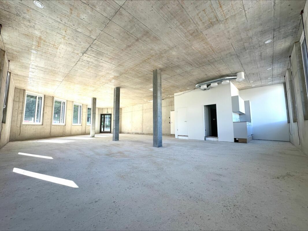 Location pour la première fois - Espace de bureau ou de pratique futuriste de 163 m2 dans un projet de construction neuve de haute qualité