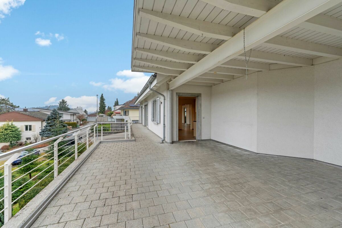 Freistehendes 6.5-Zimmer-Haus mit 2.5-Zimmer Einliegerwohnung an wunderbarer Aussichtslage!