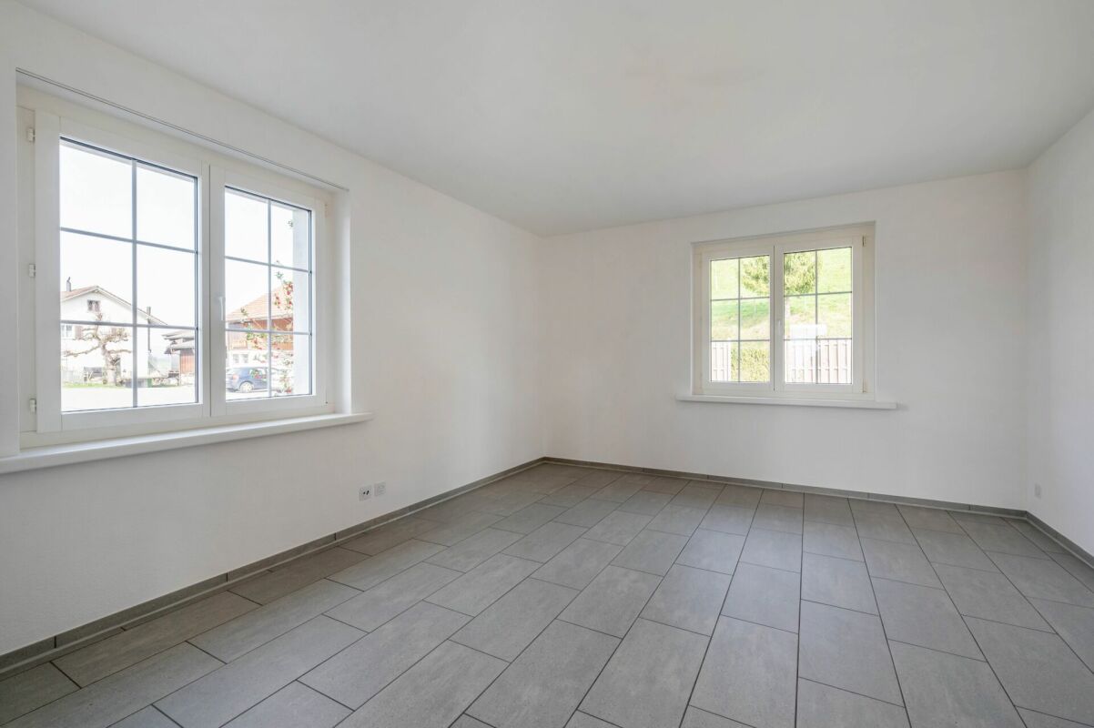 Freistehendes 6.5-Zimmer-Haus mit 2.5-Zimmer Einliegerwohnung an wunderbarer Aussichtslage!