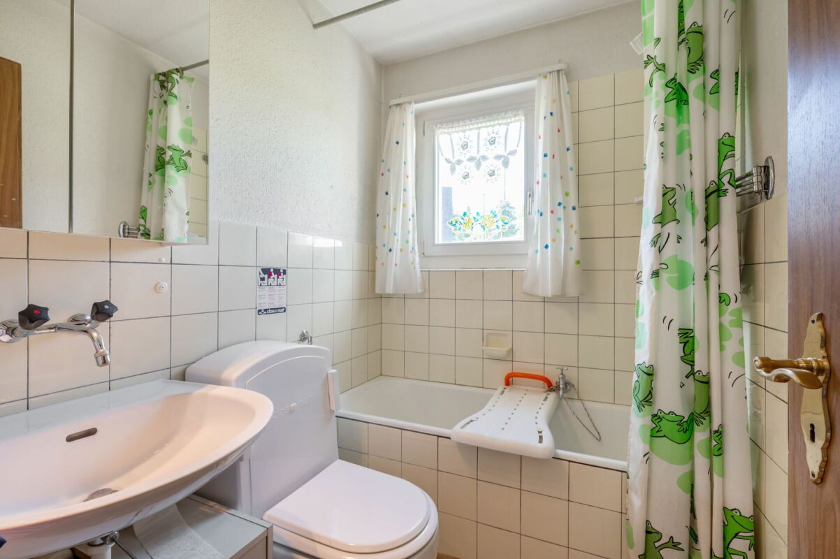 Freistehendes 5.5-Zimmer-Einfamilienhaus mit herrlichem Garten an wunderbar erhöhter Lage