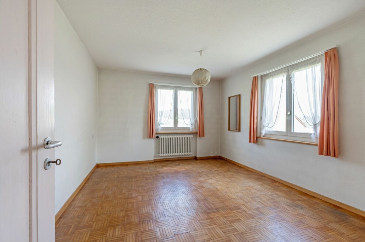 Freistehendes 5.5-Zimmer-Einfamilienhaus mit herrlichem Garten an wunderbar erhöhter Lage
