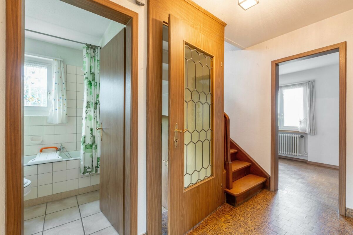 Freistehendes 5.5-Zimmer-Einfamilienhaus mit herrlichem Garten an wunderbar erhöhter Lage