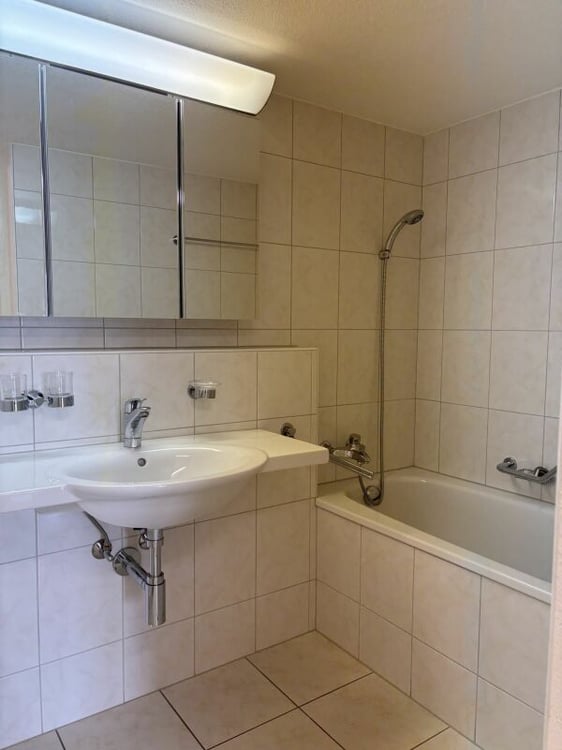 Helle 4-Zimmer-Wohnung mit sonnigem Balkon in ruhigem Wohnquartier 6