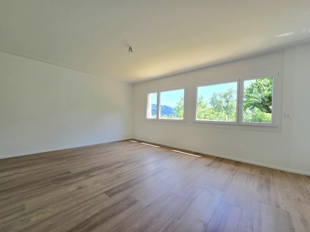 Ruhig gelegene 3.5-Zimmer-Erdgeschosswohnung mit herrlichem Garten und Blick ins Grüne