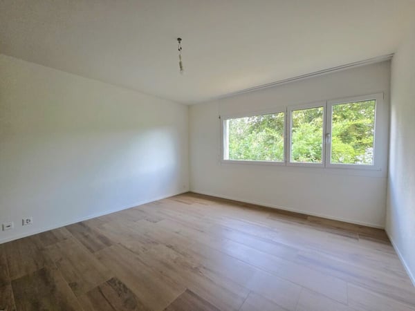 Ruhig gelegene 3.5-Zimmer-Erdgeschosswohnung mit herrlichem Garten und Blick ins Grüne 6