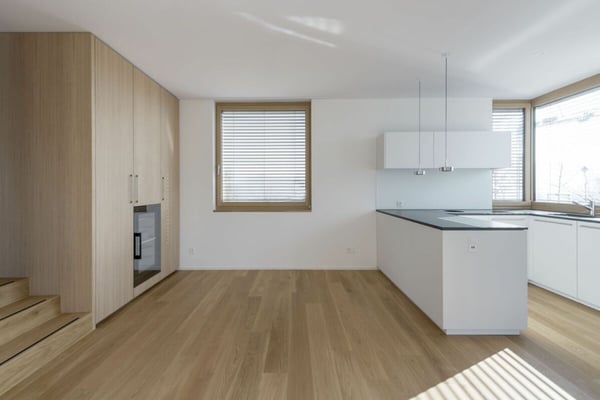 Luxuriöse 6.5-Zimmer-Villa mit herrlichem Garten, Poolanlage und Koi-Teich 6