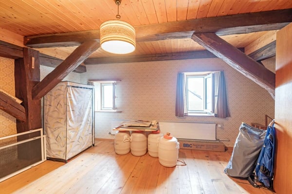 Wohnhaus mit zwei 2.5-Zimmer-Wohnungen und Entwicklungspotenzial im ruhigen Dorfkern von Remigen 18