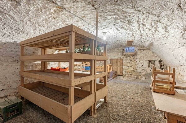 Wohnhaus mit zwei 2.5-Zimmer-Wohnungen und Entwicklungspotenzial im ruhigen Dorfkern von Remigen 22