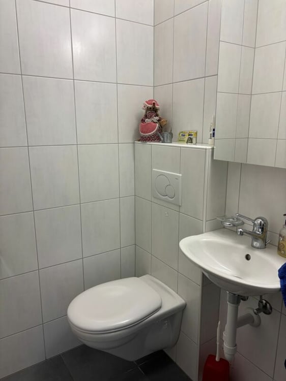 Grosszügige, sehr gepflegte 3.5-Zimmer-Wohnung mit sonnigem Balkon 9