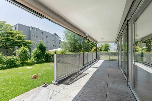 Grosszügige Erdgeschosswohnung mit grossem Garten im ruhigen und beliebten Wohnquartier
