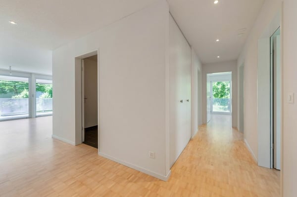 Grosszügige Erdgeschosswohnung mit grossem Garten im ruhigen und beliebten Wohnquartier