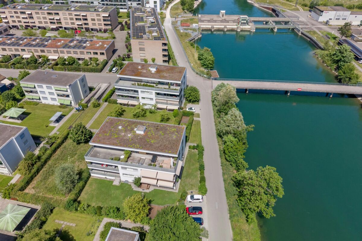 Grosszügige Erdgeschosswohnung mit grossem Garten im ruhigen und beliebten Wohnquartier 