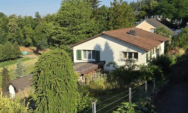 Freistehendes 3.5-Zimmer-Einfamilienhaus zentrumsnah, an sonniger Lage mit Weitsicht