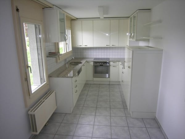 Ruhig gelegene 5.5-Zimmer-Maisonette-Wohnung mit Balkon zu vermieten 2
