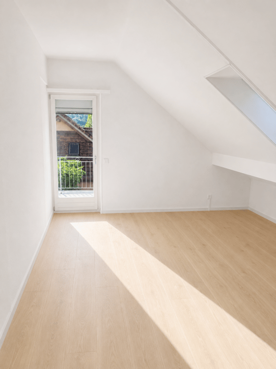 Idyllisch gelegenes 6.5-Zimmer-Einfamilienhaus mit herrlicher Sicht ins Grüne und guter Verkehrsanbindung 12