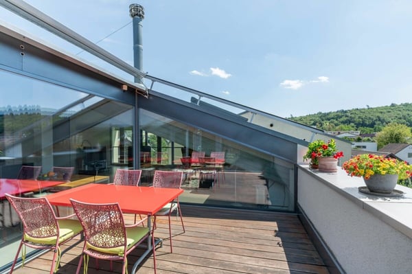 Exklusives Penthouse im obersten Stockwerk mit zwei Terrassen, überwiegend offener Grundriss mit rund 181 m2 11