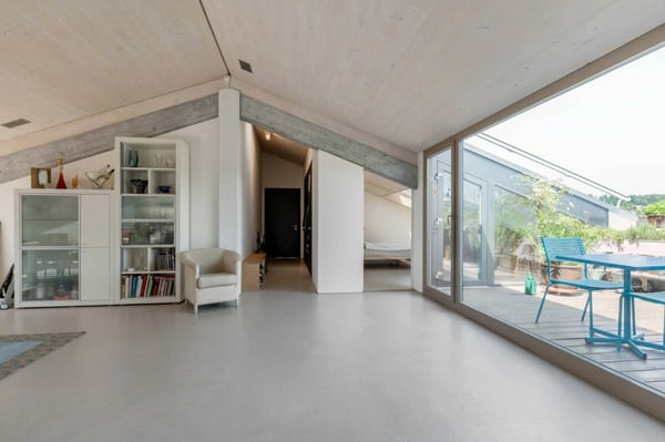 Exklusives Penthouse im obersten Stockwerk mit zwei Terrassen, überwiegend offener Grundriss mit rund 181 m2 4