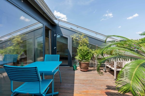 Exklusives Penthouse im obersten Stockwerk mit zwei Terrassen, überwiegend offener Grundriss mit rund 181 m2 9