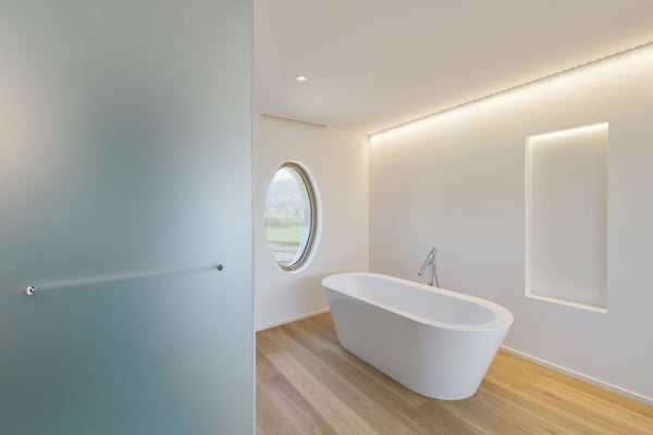 Architektonisches Unikat mit Pool, Liftanlage, vielseitigem Garten und sechs Autoabstellplätzen 9