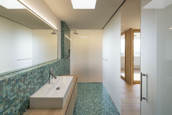 Architektonisches Unikat mit Pool, Liftanlage, vielseitigem Garten und sechs Autoabstellplätzen 11