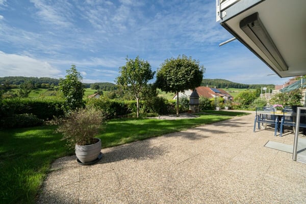 Hausteil mit grosszügiger Dachwohnung und Einliegerwohnung mit traumhafter Aussicht 11