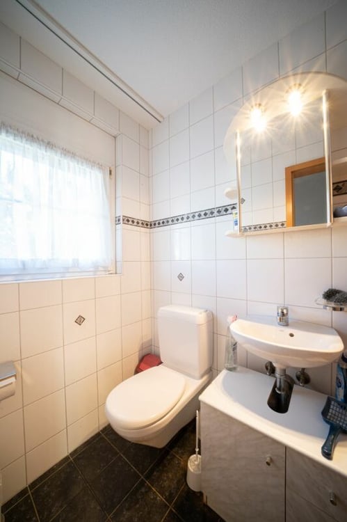 Charmante Doppeleinfamilienhaushälfte in Wil AG 2