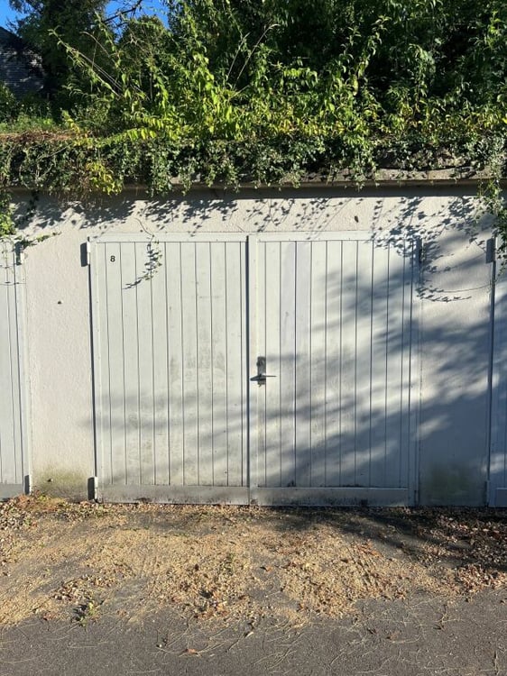 Schluss mit Parkplatzpoker - Garagenbox CHF 220.- monatlich 12