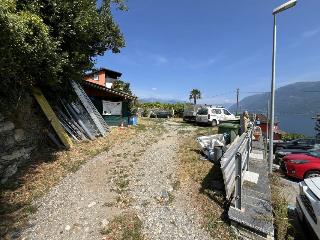 Bauland über dem Lago Maggiore