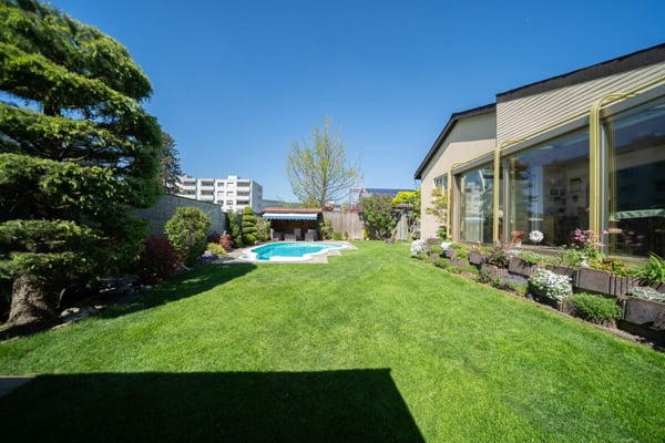 Wohnen mit Feriengefühl: Einfamilienhaus mit Pool und Wintergarten 5
