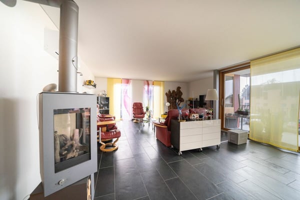 Sonnige 4.5-Zimmer-Wohnung mit viel Komfort und Rhein-Nähe 1