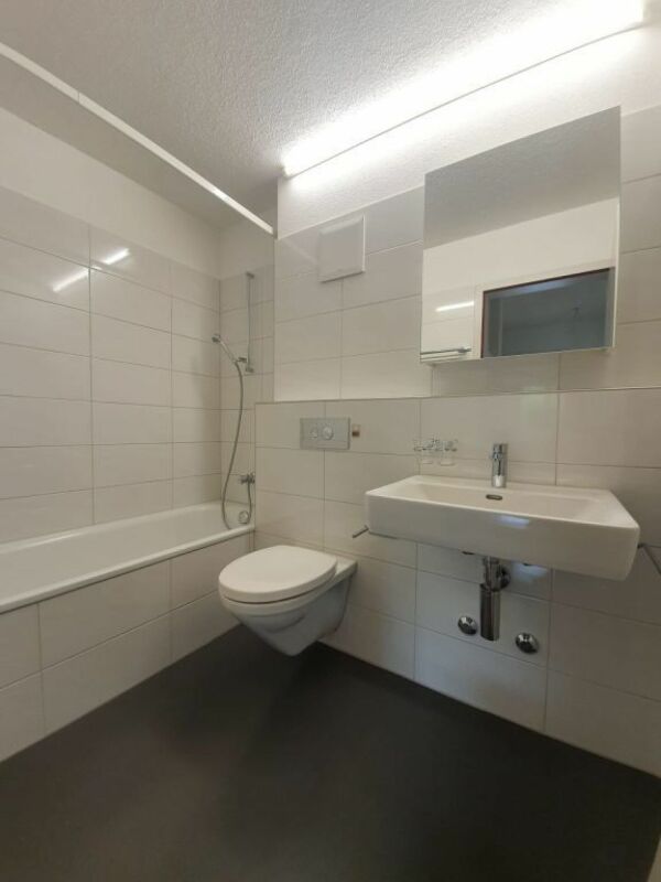 Helle 5.5 Zimmerwohnung mit privater Waschküche!