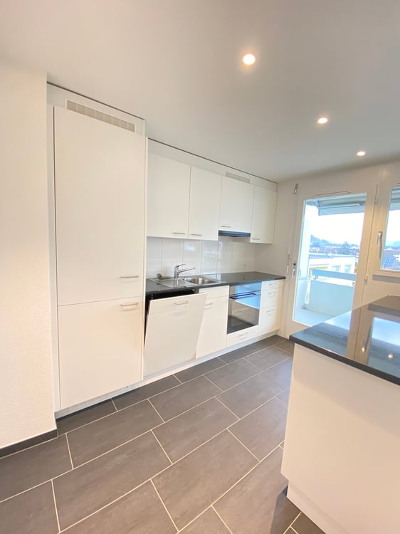 Grosszügige 1.5-Zimmerwohnung mit sanierter Küche und Bad 7