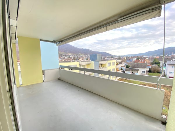 Grosszügige 1.5-Zimmerwohnung mit sanierter Küche und Bad 1