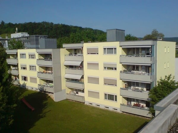 Grosszügige 4.5-Zimmerwohnung mit sanierter Küche und Bad 1