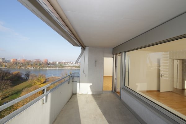 Tolle Aussicht über die Stadt und den Rhein 8