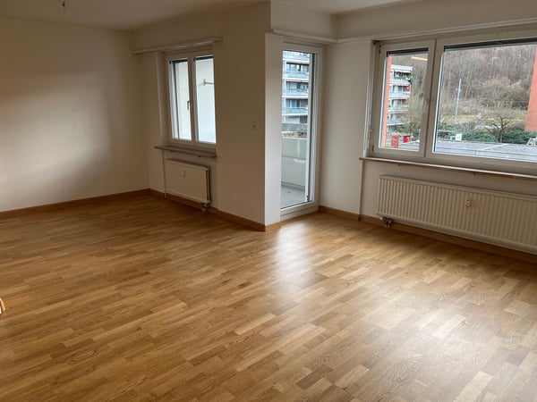 Helle 3.5-Zimmerwohnung mit Balkon! 2