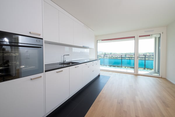 Moderne und helle 3.5 Zimmer im 10.OG 2