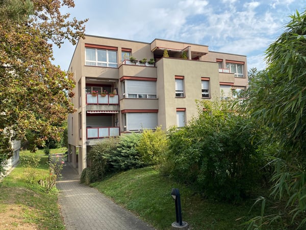 Grosszügige 3.5-Zimmerwohnung mit Cheminée bei der Gartenstadt