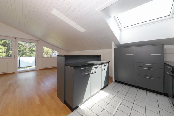 Moderne 2.0-Zimmer-Dachwohnung mit Charme 4