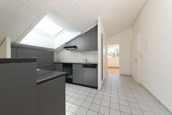 Moderne 2.0-Zimmer-Dachwohnung mit Charme 2