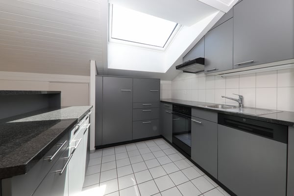 Moderne 2.0-Zimmer-Dachwohnung mit Charme 3