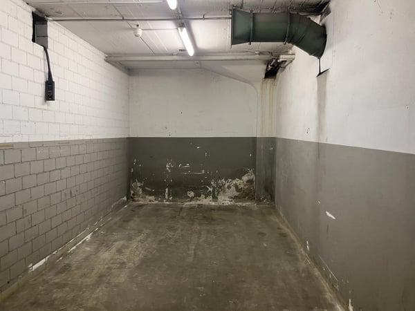 3810 m² Lager mit 2 Warenliften 3