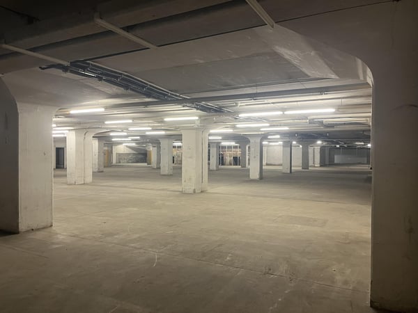 3810 m² Lager mit 2 Warenliften 2