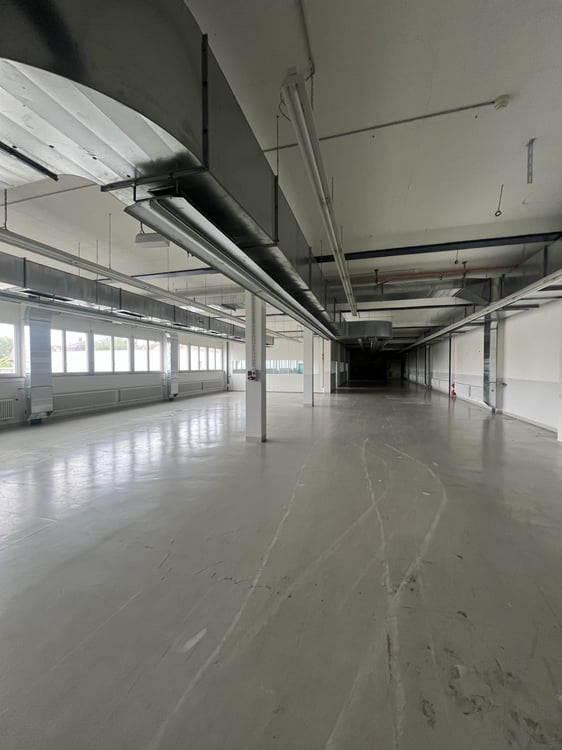 Lagerflächen mit hohen Decken 4