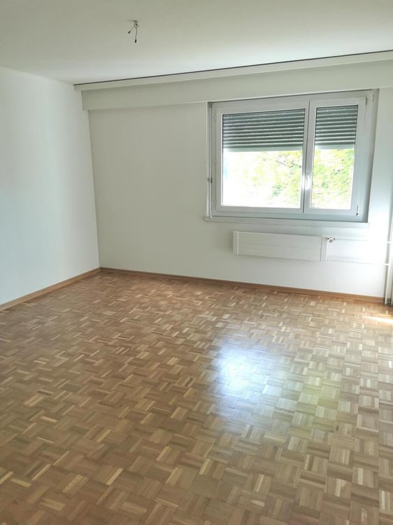 Helle 5 Zimmer Wohnung im 2. OG im Zentrum von Volketswil 5